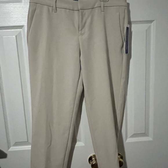 Old navy khakis - Picture 2 of 5